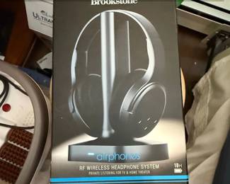 Brookstone Airphones RF Wireless Headphone System with Charging Dock second image