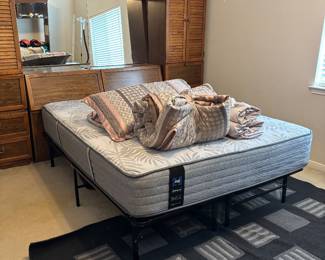Queen size bed new
