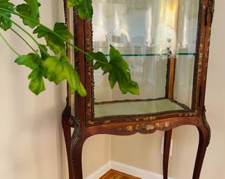 French Vitrine