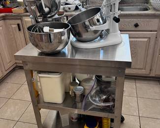 Stainless steel prep table