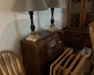 Lamps, antique radio, TV tables