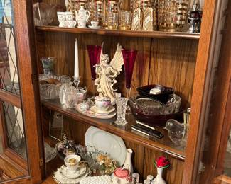 Vases, figurines, barware