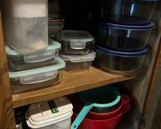 Food storage containers