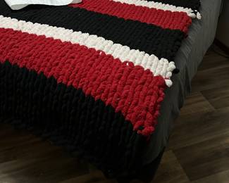 Knit blanket