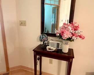 Lamp, side table and matching mirror, radio, holiday decor