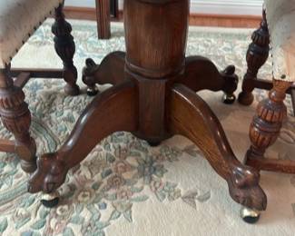 Oak Pedestal Dining Table & Chairs