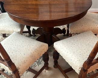 Oak Pedestal Dining Table & Chairs