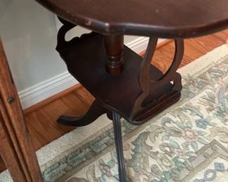 Mahogany Oval Accent Table