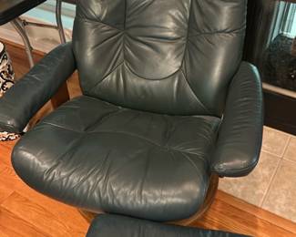 Stressless Dark Green Leather Recliner
