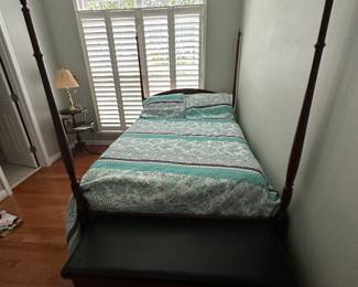 Full Four-Poster Bed