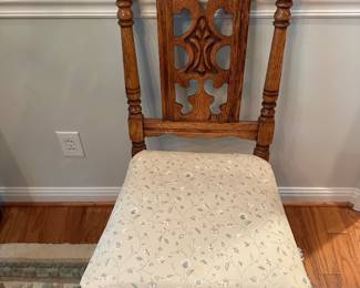 Oak Pedestal Dining Table & Chairs