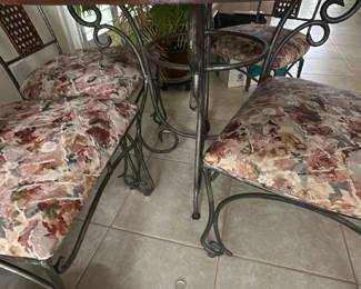 Wood Top /Iron Round Dining Table
