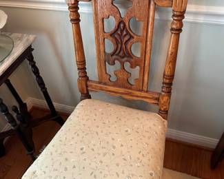 Oak Pedestal Dining Table & Chairs