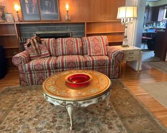 Sofa French Provincial Style Round Coffee Table, Beige Area Rug