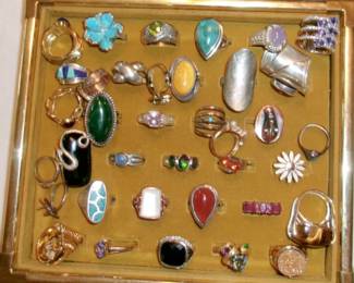 COSTUME RINGS
