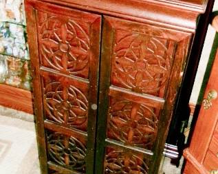 JEWELRY CHEST