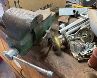 cast iron vise