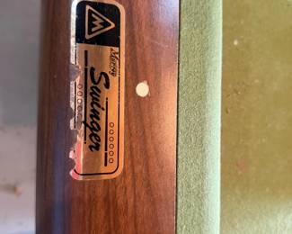 Swinger pool table