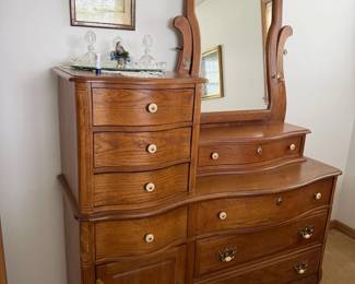 Step back combo dresser vanity