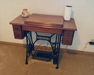 Singer treadle machine