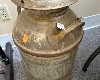 Vintage milk can w lid