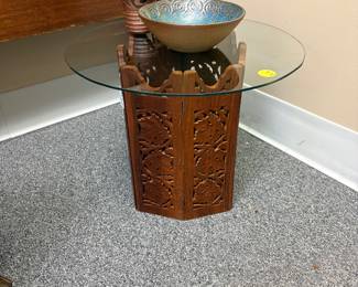 Explandable table screen with glass if you so choose