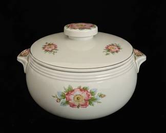 Vintage Halls Superior Quality Kitchenware Rose White Casserole Dish with Lid model