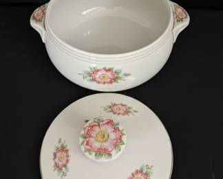 Vintage Halls Superior Quality Kitchenware Rose White Casserole Dish with Lid model second image