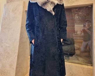 Vintage Crushed Velvet Coat w/ Chinchilla Collar