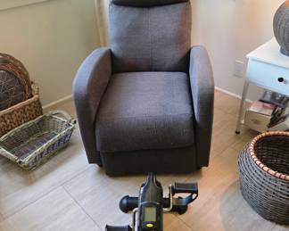 Recliner Chair & Foot Peddles