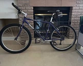 Specialized Stumpjumper Mountain Bike