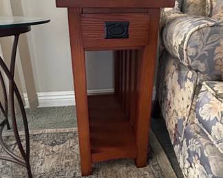 Leick Home Mission Impeccable End Table