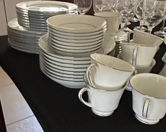 Noritake Rainier Dinnerware Set with Stemware fourth image