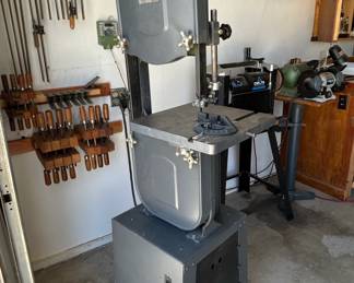 Central Machinery Wood Cutting Bandsaw