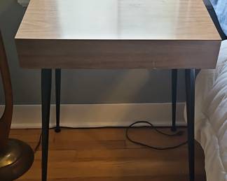 MidCentury End Table with Drawer