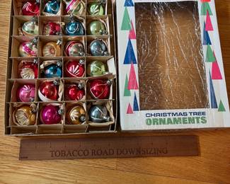 V125 - $60. Box of 24 Vintage Santa Land Ornaments. Very good vintage condition.