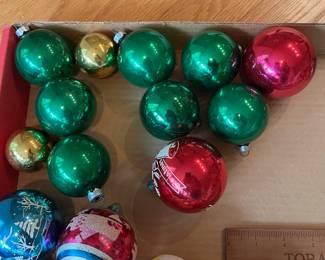 V127 - $150. Mixed Lot of Vintage Mercury Christmas Ornaments. All are in really good condition for their age.