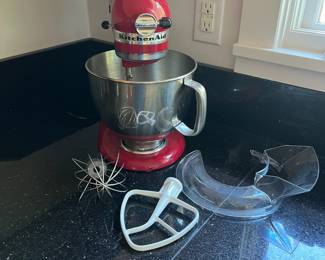 V26 - $125. Kitchen Aid Stand Mixer. 2007 model. Serial # WU0891726. Motor sounds strong.