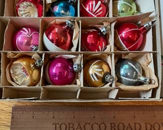 V125 - $60. Box of 24 Vintage Santa Land Ornaments. Very good vintage condition.