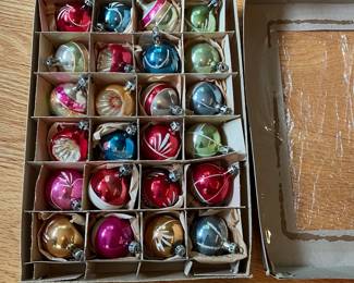 V125 - $60. Box of 24 Vintage Santa Land Ornaments. Very good vintage condition.