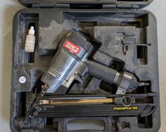 V159 - $60. Senco FinishPro 35. 15-gauge, 34-degree angled finish nailer.