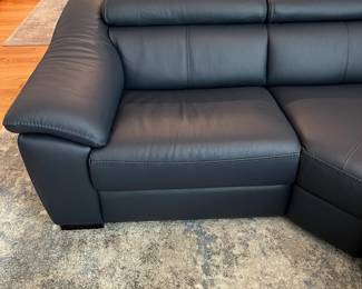 V5 - $2800. *LIKE NEW* Natuzzi Editions. Forza X790 Power Reclining Sectional. Power headrests.