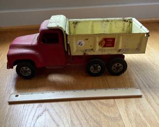 V166 - $60. Vintage Buddy L Sand and Stone Metal Truck.