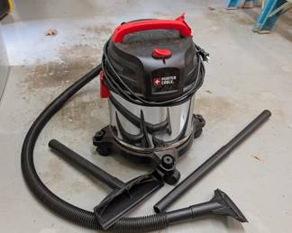 V138 - $30. Porter Cable Shop Vac 4 gallon metal.