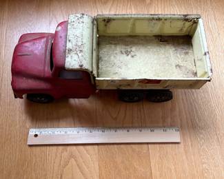 V166 - $60. Vintage Buddy L Sand and Stone Metal Truck.