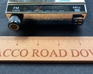 V115 - $30. Vintage Realistic AM/FM Converter. Model 12-135A. Untested.