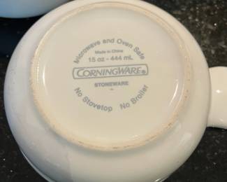 V129 - $50. Corning Ware Grab It Bowls with Lids. 7 sets with 1 extra lid. They do have light scratches on the inside. One has heavy scratches.