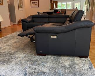 V5 - $2800. *LIKE NEW* Natuzzi Editions. Forza X790 Power Reclining Sectional. Power headrests.