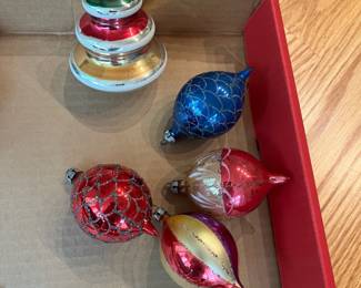V127 - $150. Mixed Lot of Vintage Mercury Christmas Ornaments. All are in really good condition for their age.