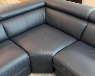 V5 - $2800. *LIKE NEW* Natuzzi Editions. Forza X790 Power Reclining Sectional. Power headrests.